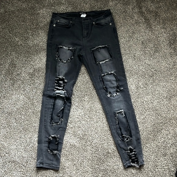 Distressed Jeans - Picture 1 of 6
